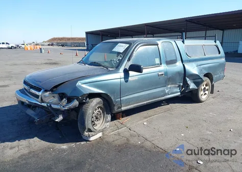 1998 Toyota Tacoma z USA, uszkodzony, nr VIN 4TAVL52N6WZ048248